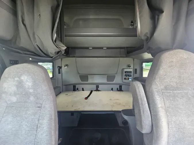 2019 NAVISTAR INTERNATIONAL LT625 SLPR CAB