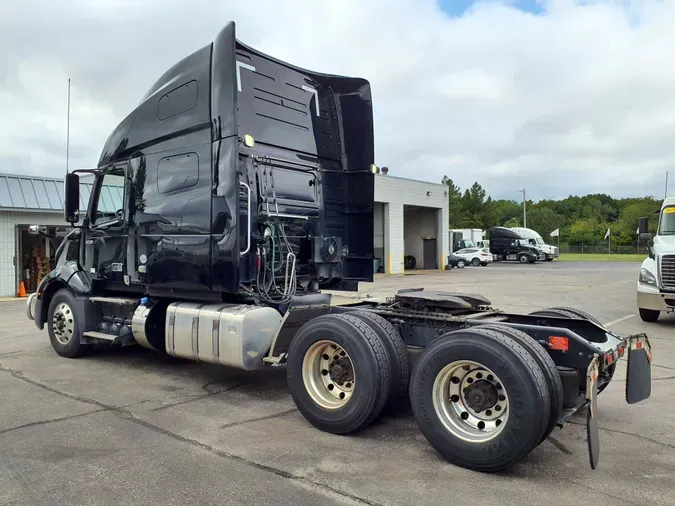 2019 VOLVO VNL64T-760