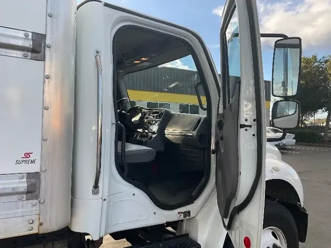 2019 Freightliner M2