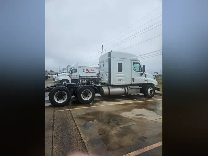 2020 FREIGHTLINER/MERCEDES CASCADIA 125