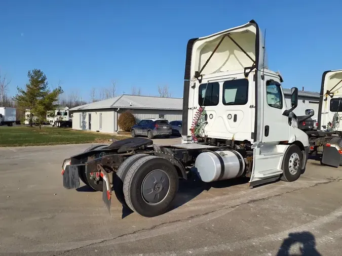 2020 FREIGHTLINER/MERCEDES NEW CASCADIA 116