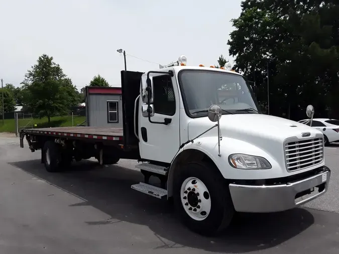 2018 FREIGHTLINER M2 106