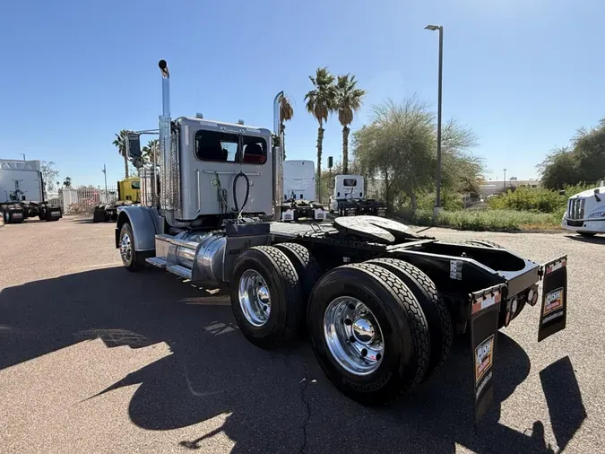 2020 Peterbilt 389