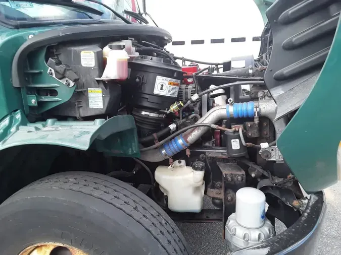 2016 FREIGHTLINER M2 106