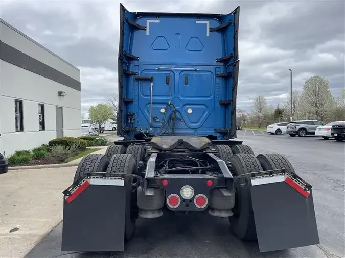2022 FREIGHTLINER CA126