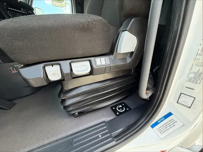 2022 Freightliner PT126SLP