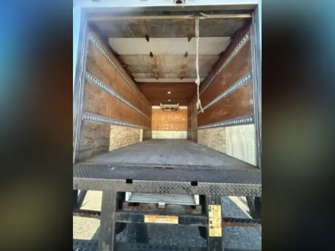 2019 FREIGHTLINER/MERCEDES M2 106