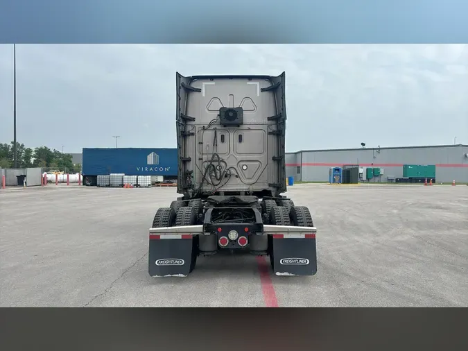 2022 Freightliner Cascadia