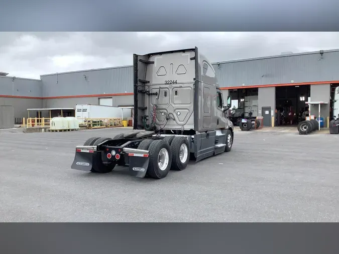 2024 Freightliner Cascadia 1267fc9980ecbd17a68f344029c0be3bbed