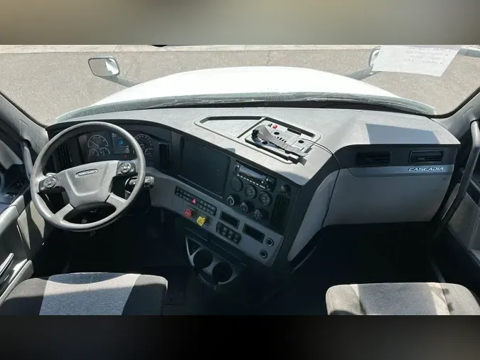 2020 Freightliner Cascadia