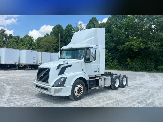 2016 Volvo VNL300