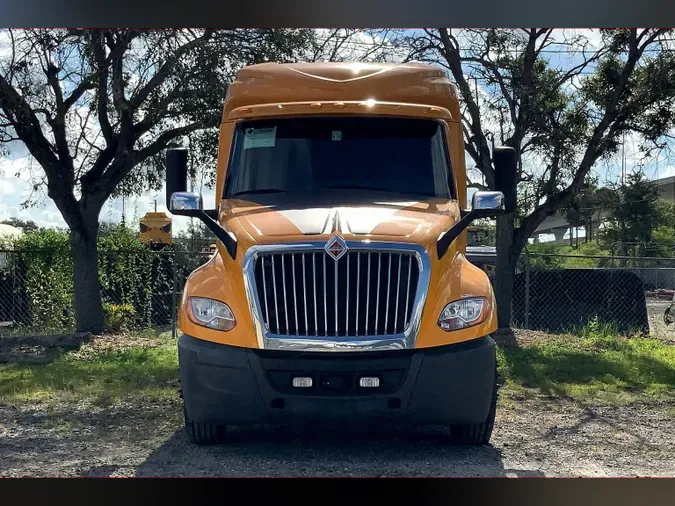 2022 INT LT625 6x4