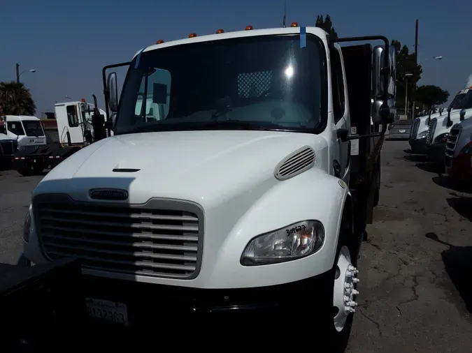 2015 FREIGHTLINER/MERCEDES M2 106