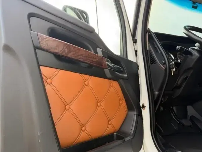 2022 Kenworth T6807fd47eefe8f216b7c4c5b4550f08b702