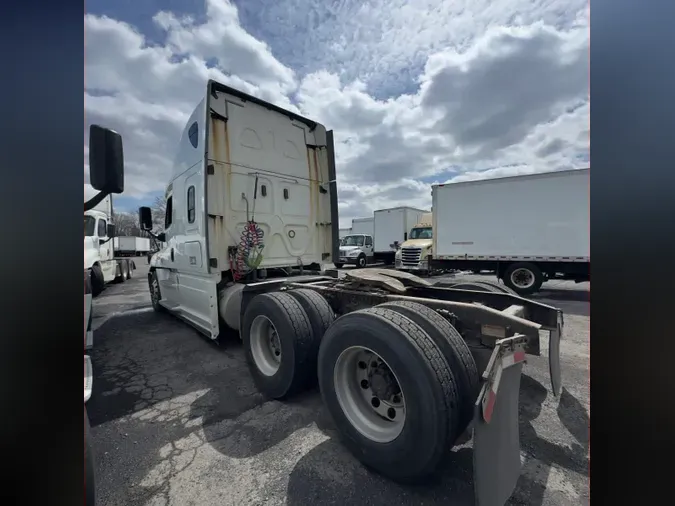 2018 FREIGHTLINER/MERCEDES CASCADIA 125