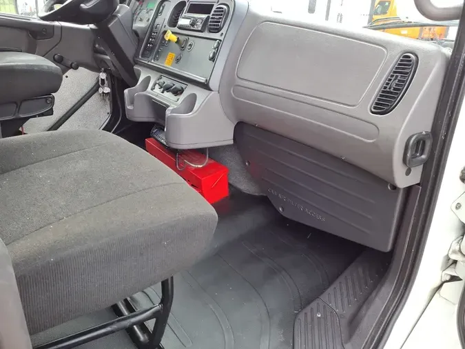 2019 FREIGHTLINER/MERCEDES M2 106