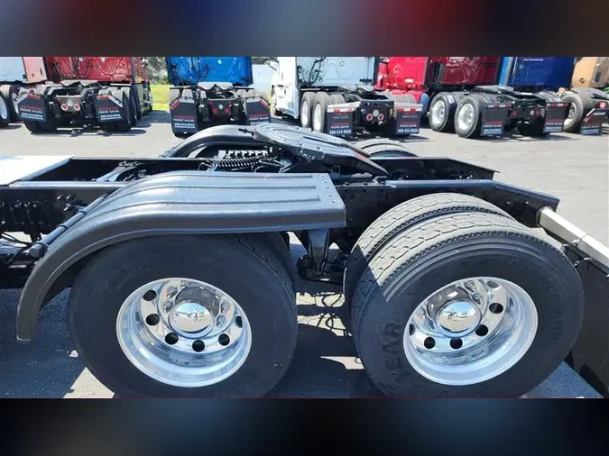 2020 FREIGHTLINER CA126