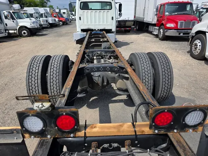 2019 FREIGHTLINER M2 106