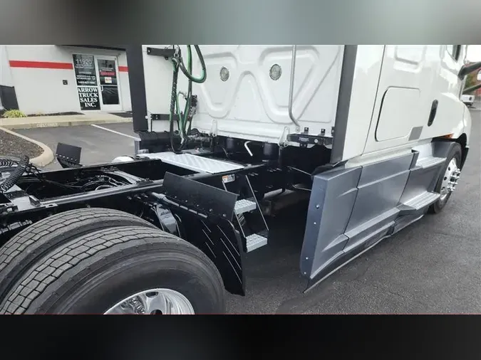 2021 FREIGHTLINER CA116