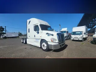 2018 Freightliner CASCADIA 125