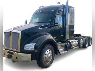 2021 Kenworth T880