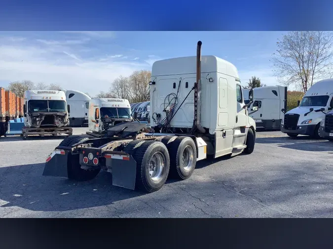2020 Freightliner Cascadia 126