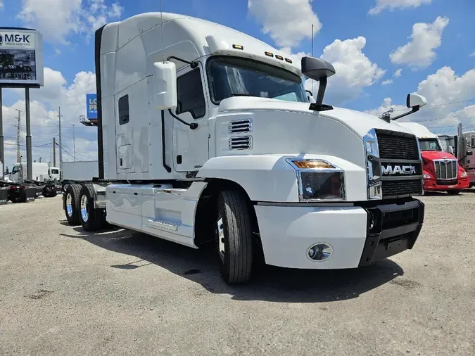 2023 MACK AN64T