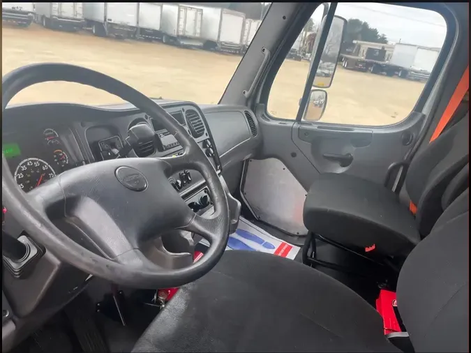 2018 FREIGHTLINER/MERCEDES M2 106