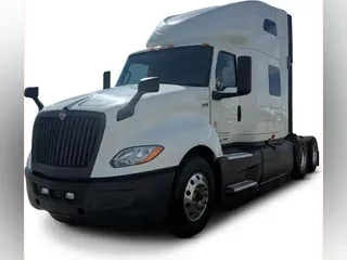 2022 International LT625