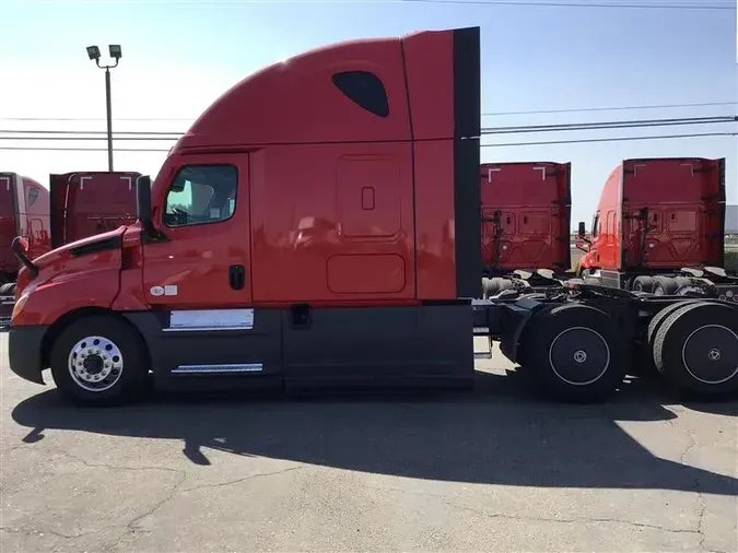 2021 FREIGHTLINER CA126