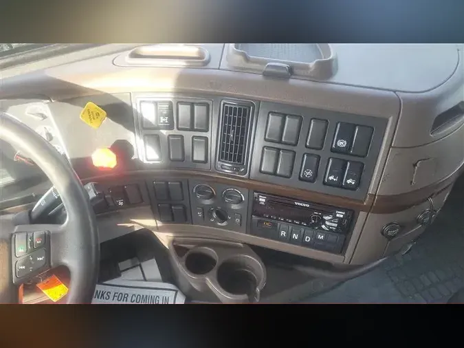 2018 VOLVO VNL670