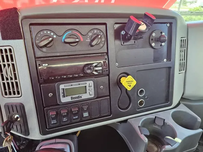 2019 NAVISTAR INTERNATIONAL 4300