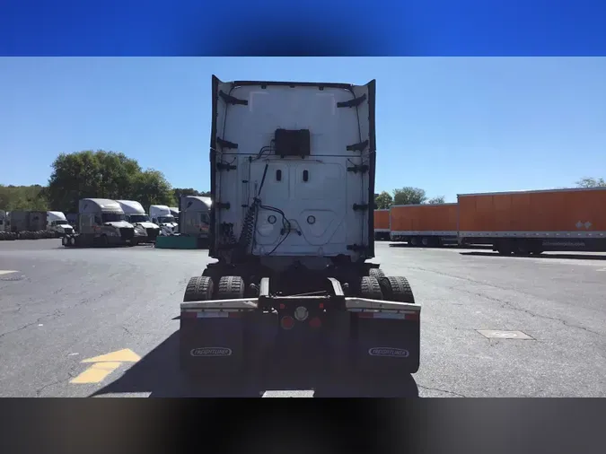 2022 Freightliner Cascadia 1267ffb5a02252a8b680bd4b2c49e386181