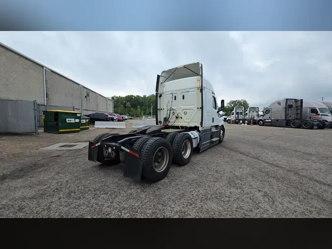 2022 Freightliner Cascadia 126