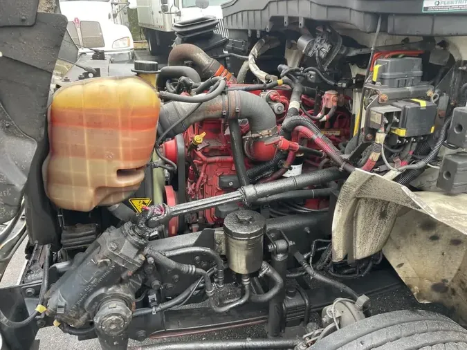 2019 NAVISTAR INTERNATIONAL 4300LP (4X2)