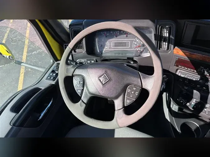 2018 INTERNATIONAL RH613