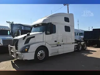 2016 VOLVO VNL64T780