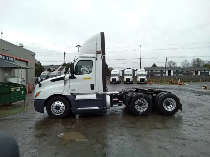 2019 Freightliner Cascadia 126