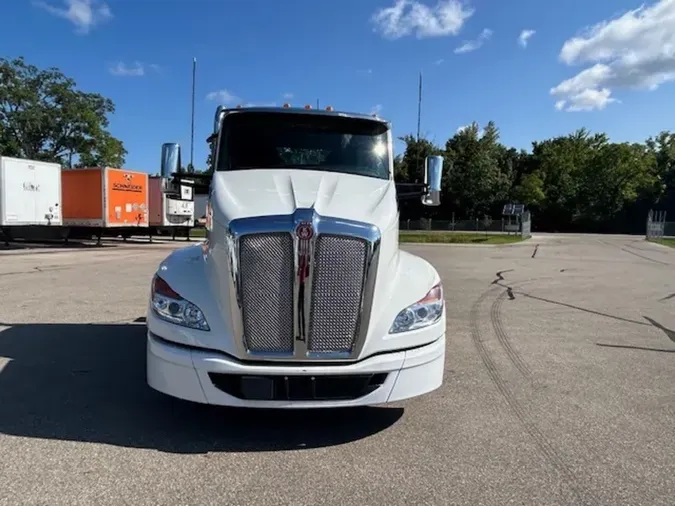 2023 Kenworth T680