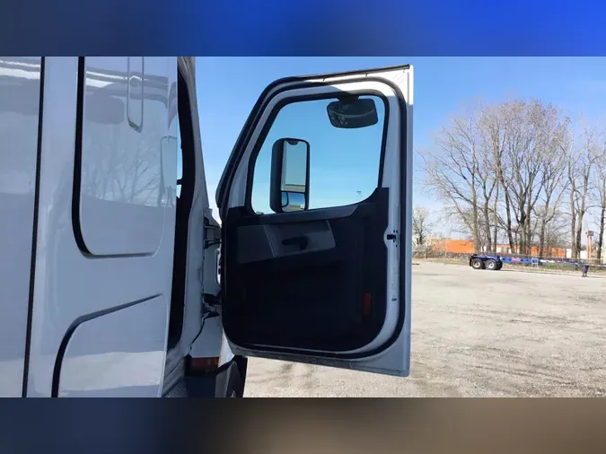 2021 Freightliner Cascadia 126