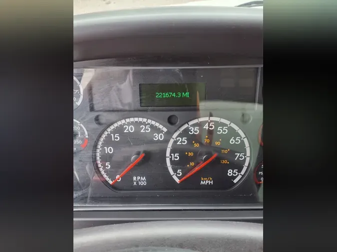 2017 FREIGHTLINER M2 106