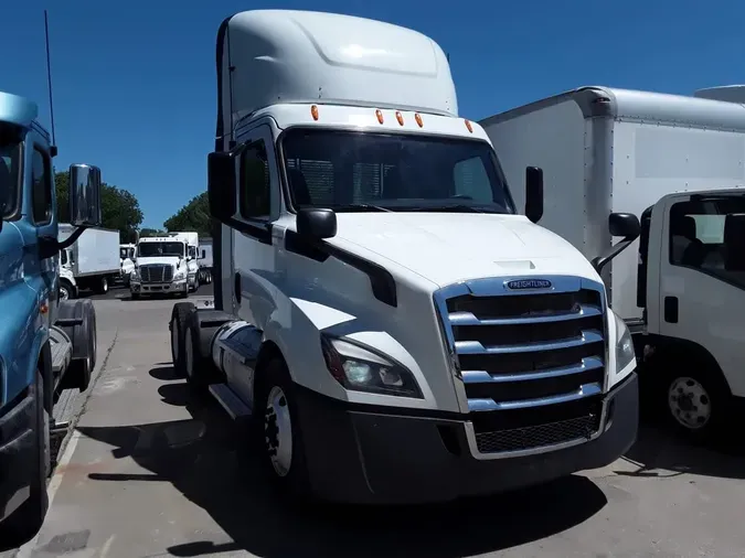 2020 FREIGHTLINER NEW CASCADIA 116