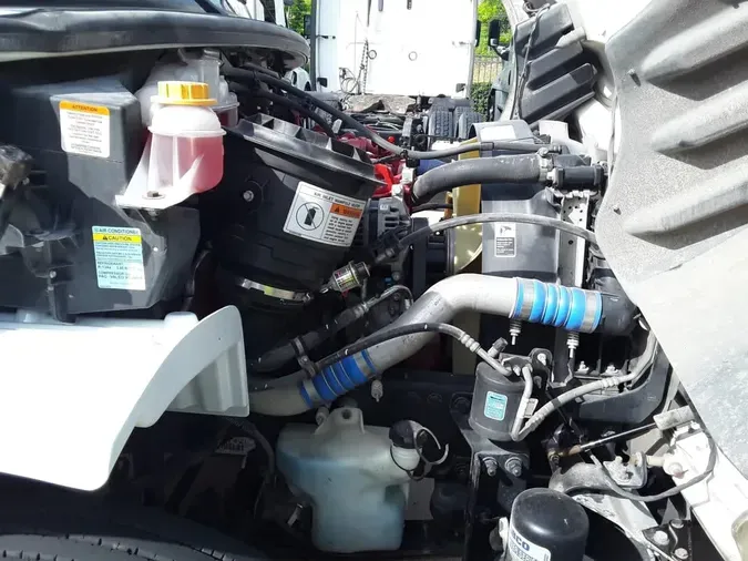 2022 FREIGHTLINER M2 106
