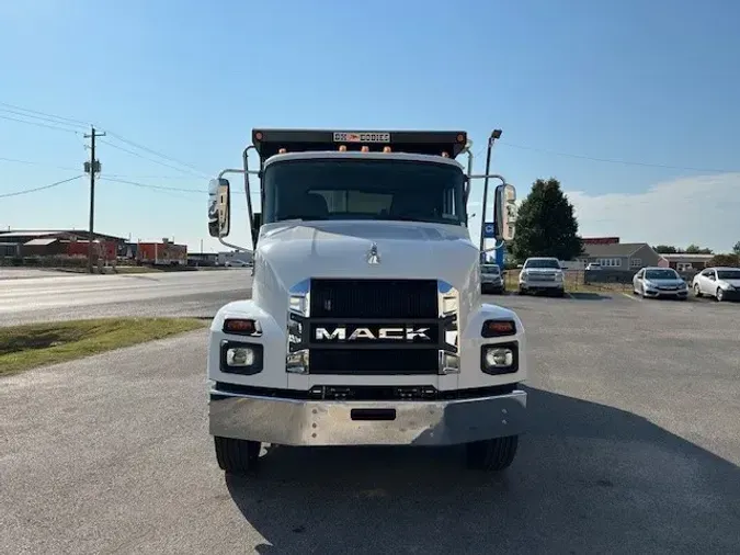 2025 MACK MD64