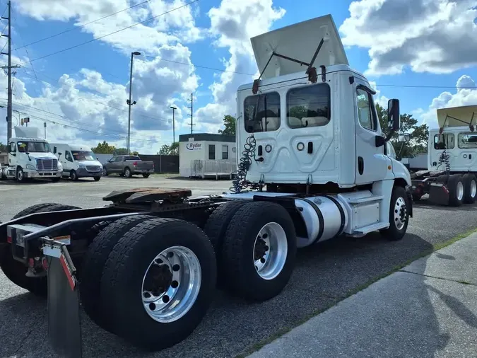 2019 FREIGHTLINER CASCADIA 125