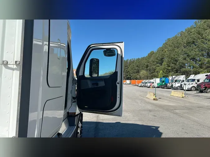 2021 Freightliner Cascadia 126