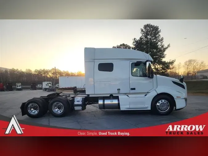 2021 VOLVO VNL740