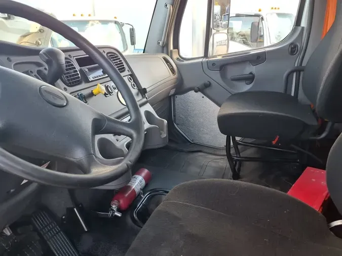 2020 FREIGHTLINER/MERCEDES M2 106801a08a8a1fdb8d3d75b20019630f6cf