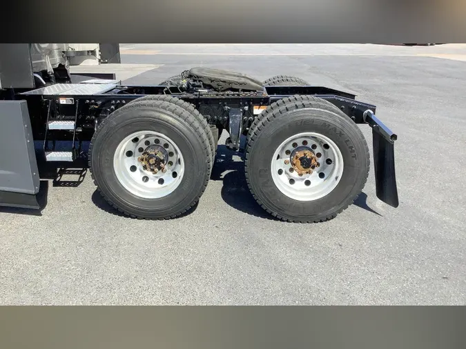 2024 Freightliner Cascadia 126