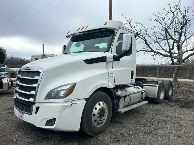 2019 Freightliner T12664ST